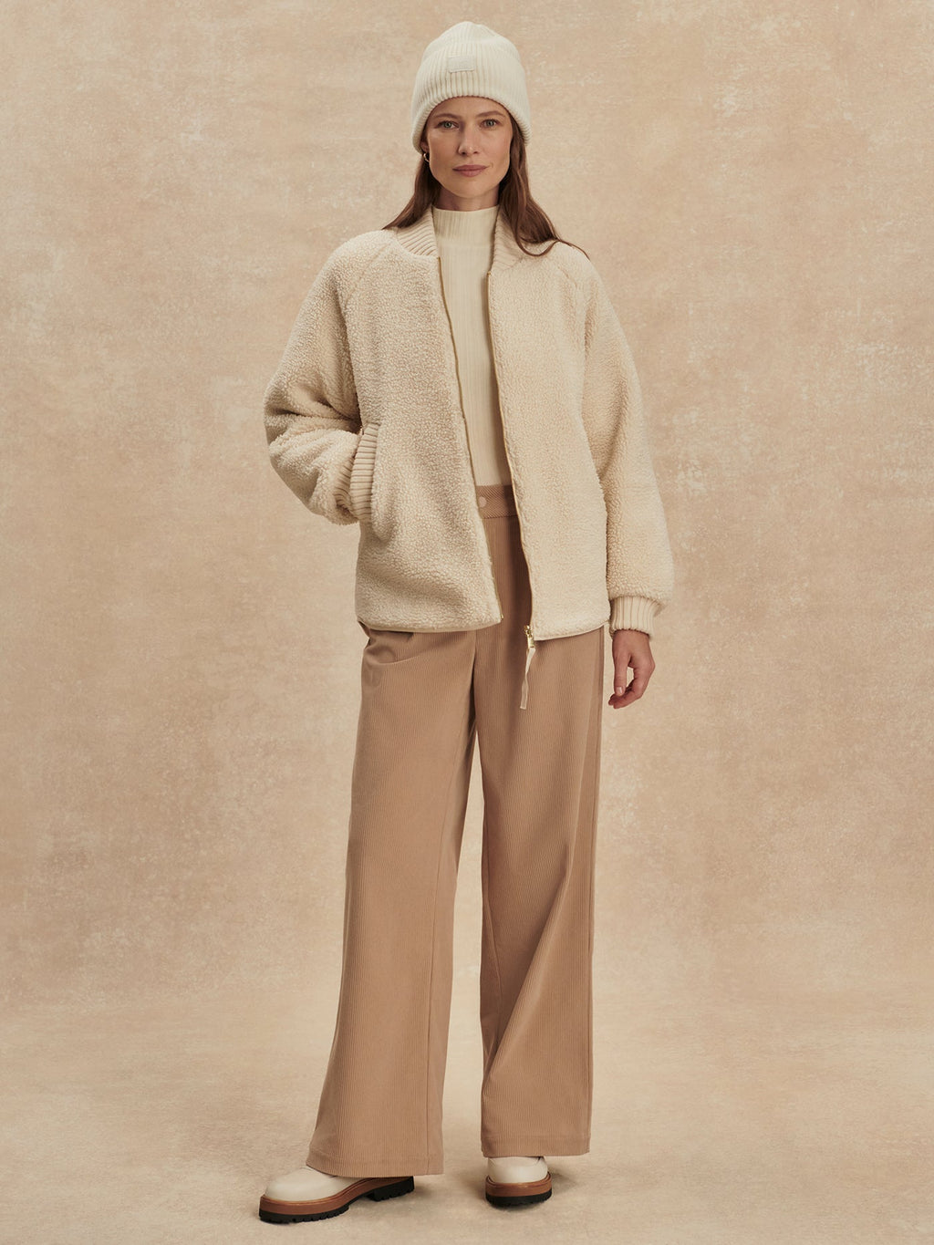 Serina Reversible Quilt Jacket Sandshell - Varley