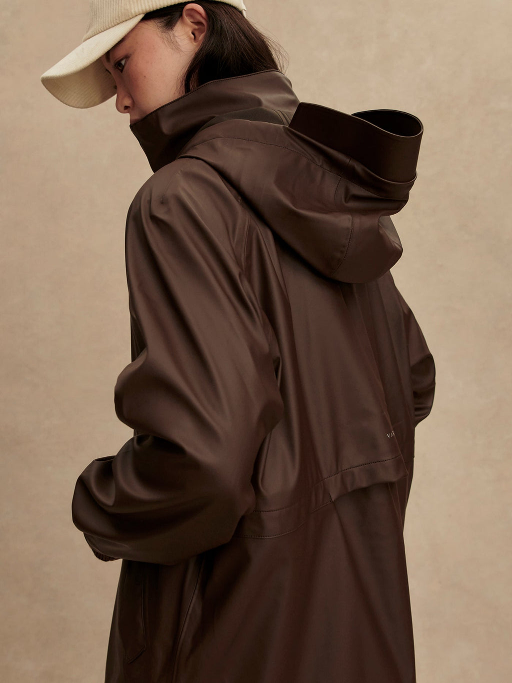 Kirsten Raincoat Dark Truffle - Varley