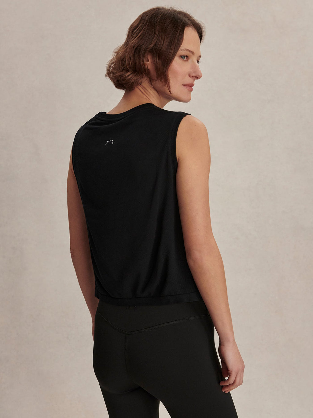Nate Seamless Cropped Tank Black - Varley