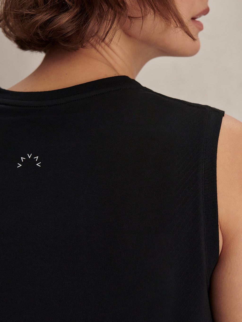 Nate Seamless Cropped Tank Black - Varley