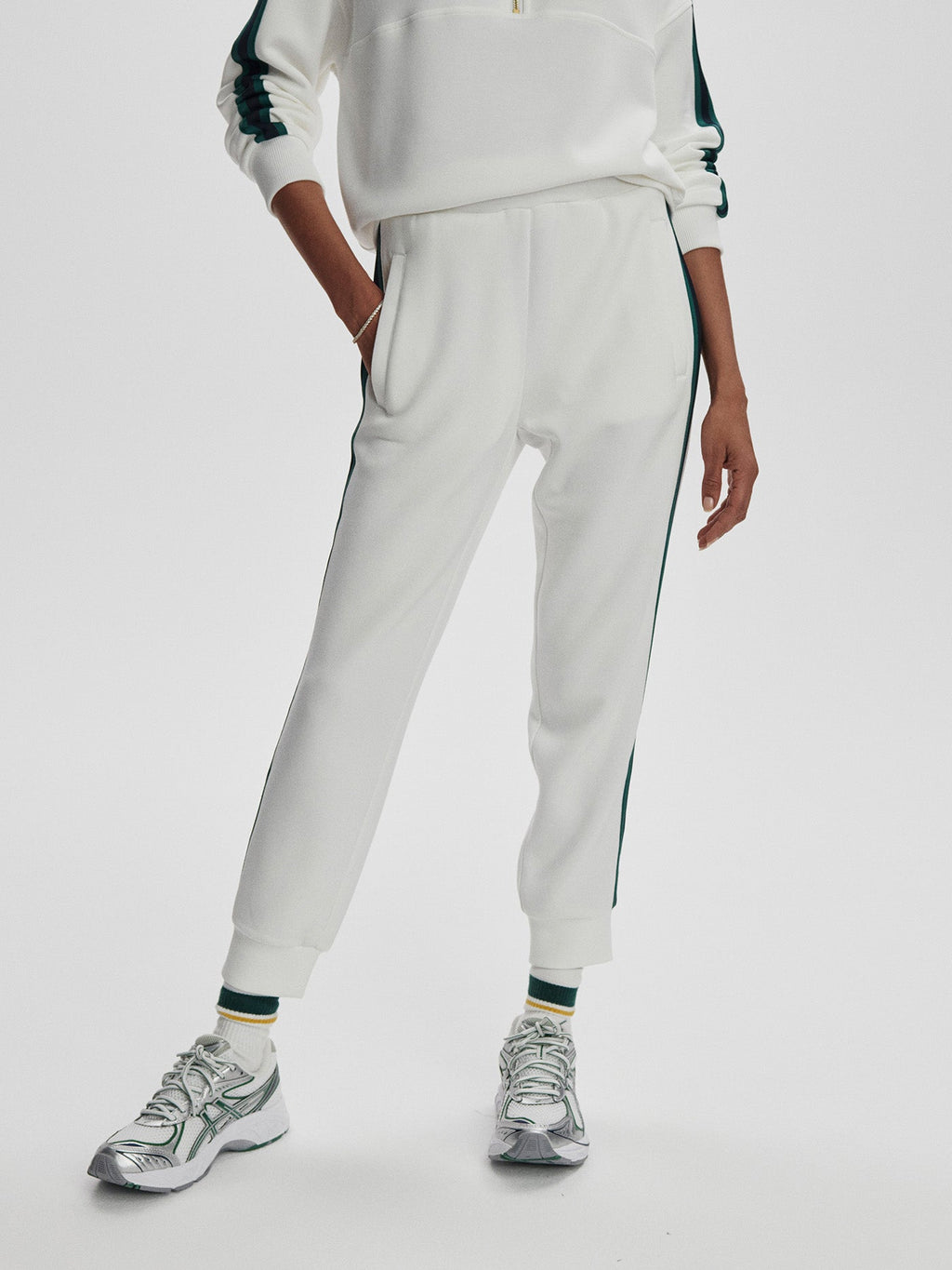 The Slim Stripe Cuff Pant 26 White/ Navy/ Forest - Varley
