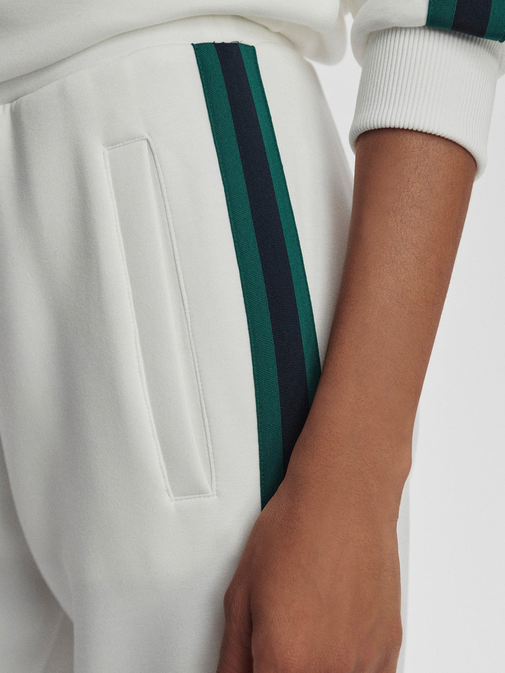 The Slim Stripe Cuff Pant 26 White/ Navy/ Forest - Varley